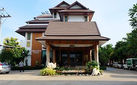 Chaophayathara Riverside Hotel